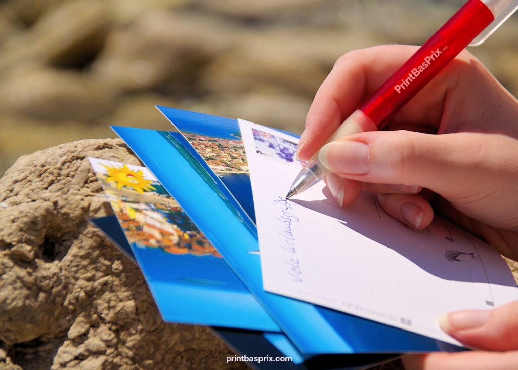 Faire des cartes postales avec ses photos pour envoyer du bonheur de sa propre main