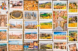 Tourniquet pour cartes postales